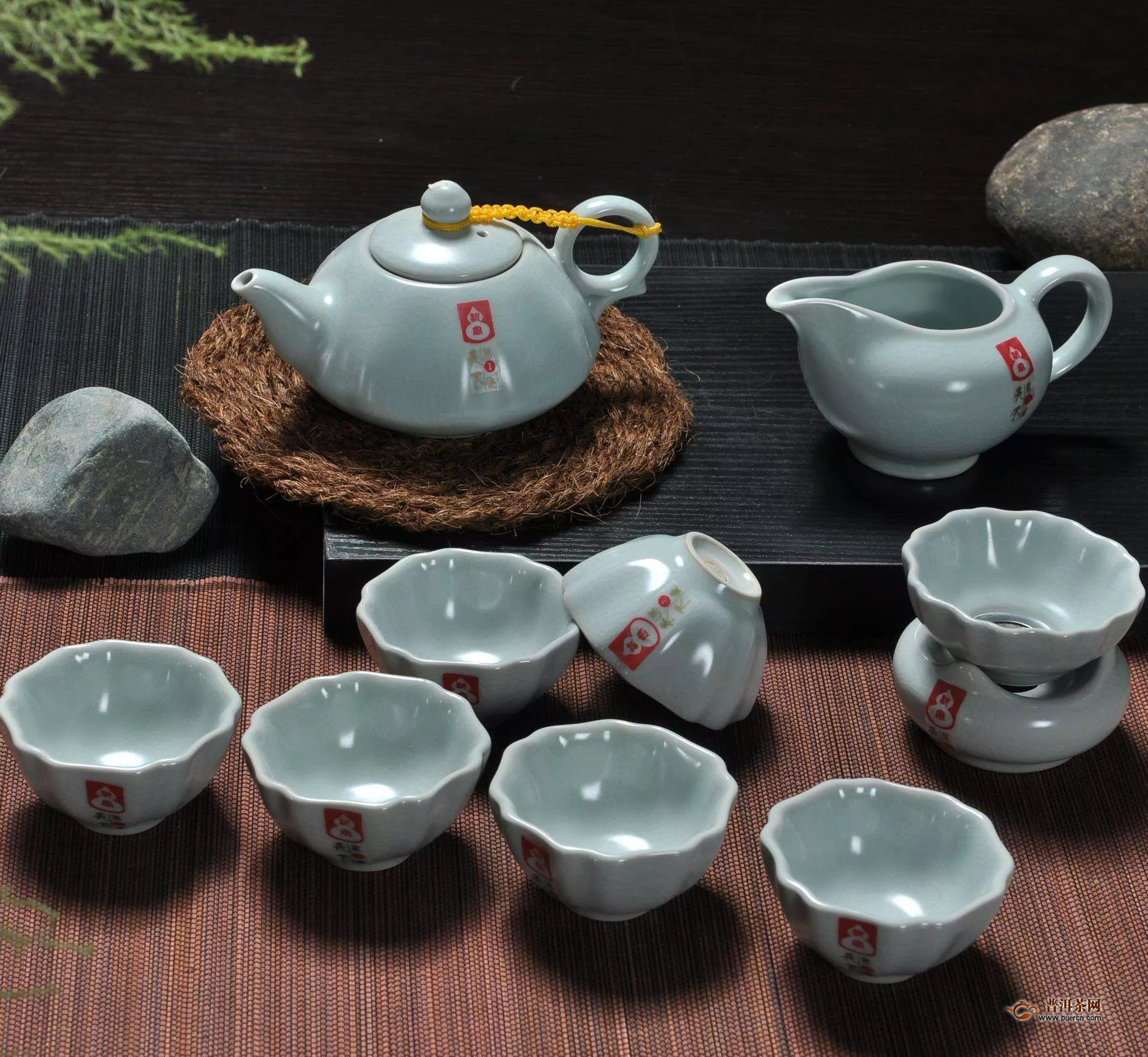 紫砂茶具和陶瓷茶具有什么区别啊