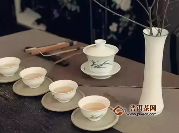 岩茶用盖碗还是紫砂壶？盖碗泡岩茶的好处