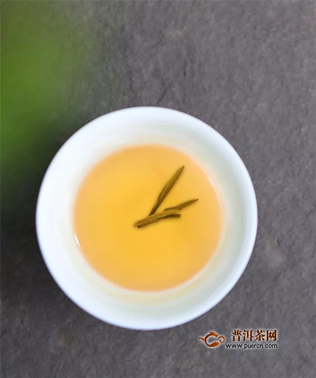 黄茶茶汤颜色，有杏黄型和橙黄型！