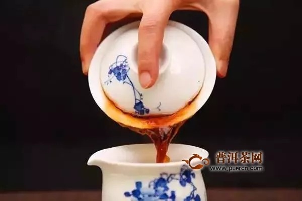 盖碗泡茶用什么手法