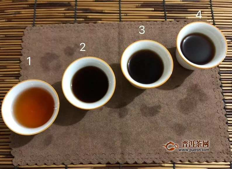 鲜爽红浓 口感偏甜 糯香明显：2019年龙园号勐海七子饼茶熟茶380克