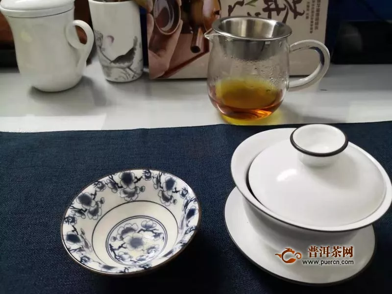 2017年蒲门茶业凤庆23°·大美滇红茶：蜜而甘甜，纯而浑厚