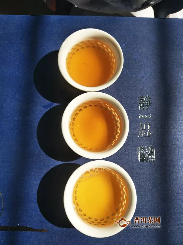 2019年兴海茶业乌金号：茶汤入口，滋味浓强丰富