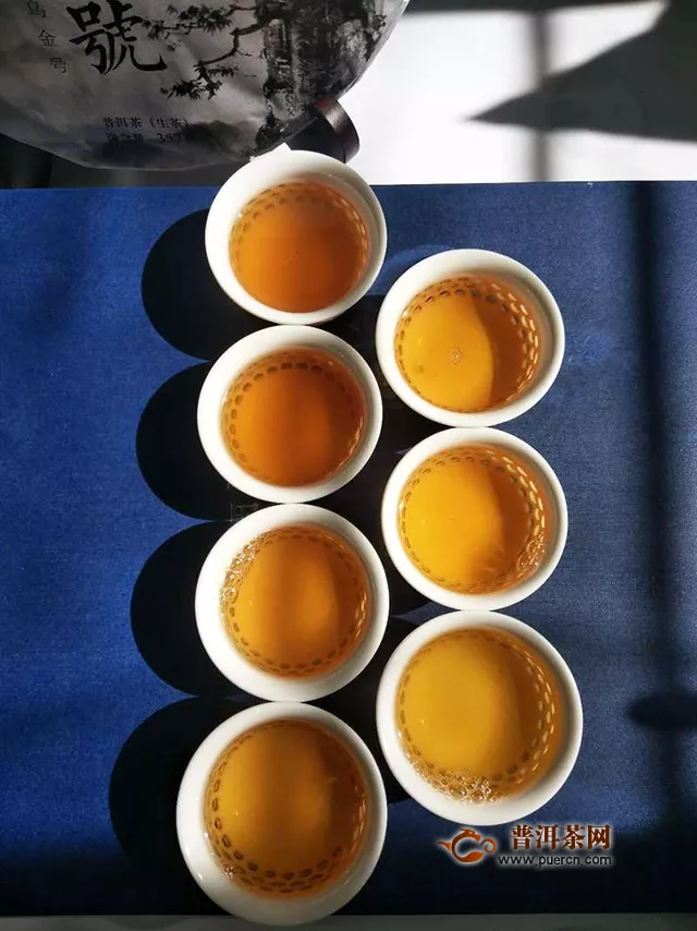 2019年兴海茶业乌金号：茶汤入口，滋味浓强丰富