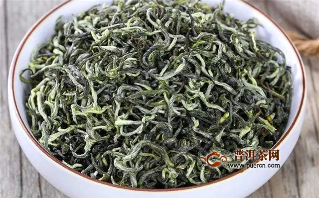 白茶不属于绿茶，白茶、绿茶同为中国六大茶类！
