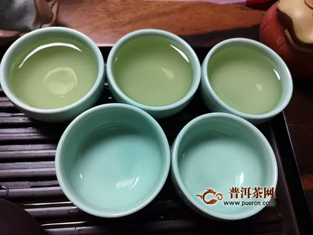 2019年龍園茶業(yè)成立20周年紀(jì)念生磚：苦澀時(shí)正是芳香將至