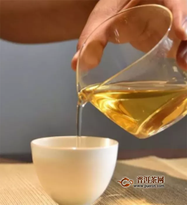 2019年勐海本木古茶業(yè)古小白美人珠：花前午枕茗香郁，屋后夜翻經(jīng)卷輕