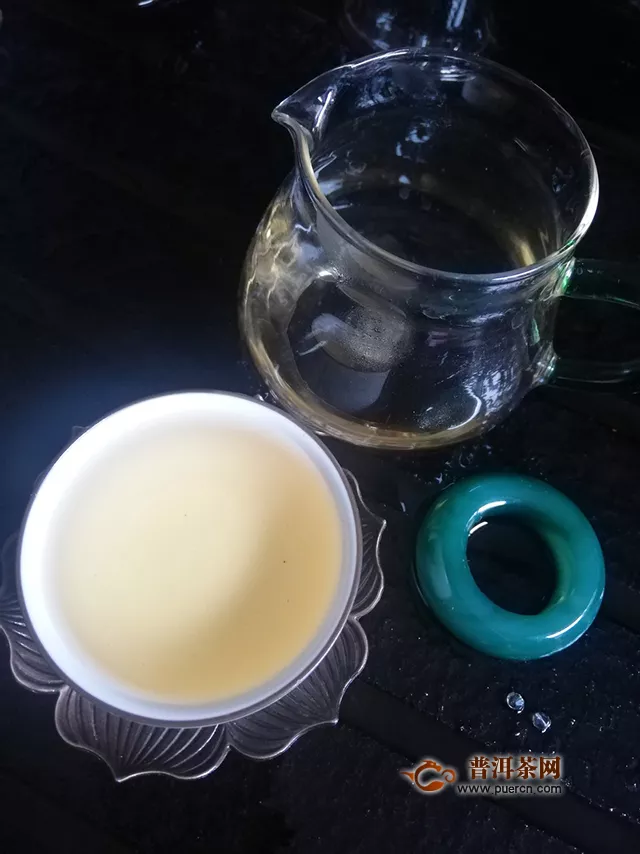 2019年勐海本木古茶业古小白美人珠：儿永远是爹妈眼里的美人珠