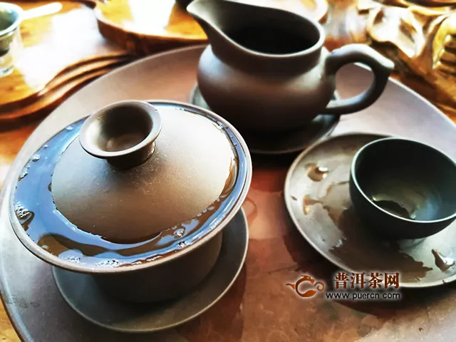 2017年下关沱茶甲级沱茶绿盒生茶：
