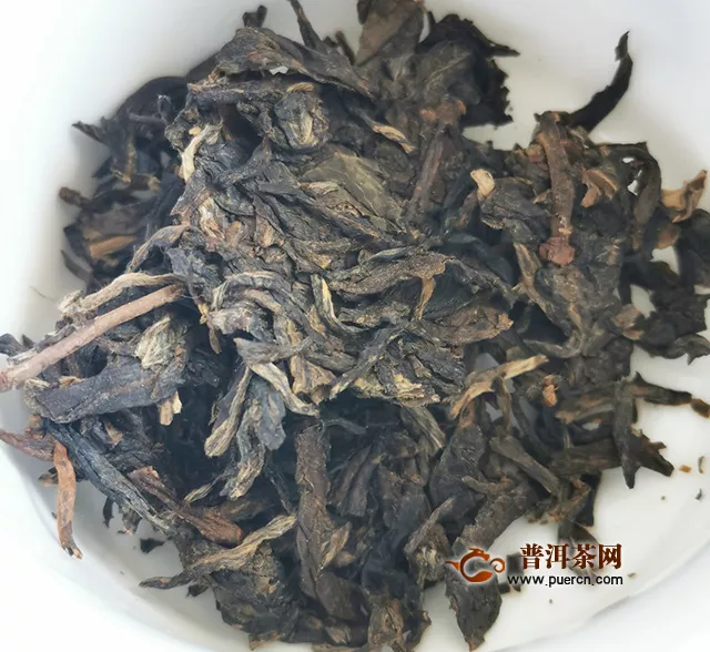 2013年下關(guān)沱茶FT特制金瓜貢茶：湯色明亮，口感豐富