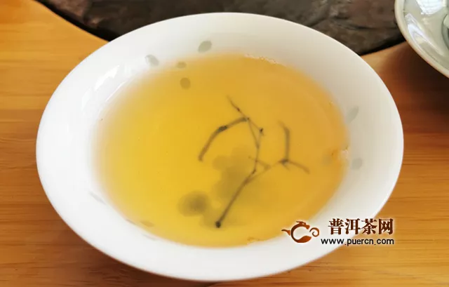 2013年下關(guān)沱茶FT特制金瓜貢茶：湯色明亮，口感豐富