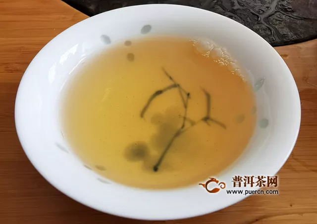 2013年下關(guān)沱茶FT特制金瓜貢茶：湯色明亮，口感豐富