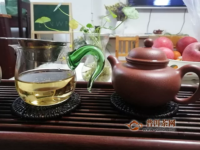 2019年勐海本木古茶业古小白美人珠：云南有嘉木，绝世而独立