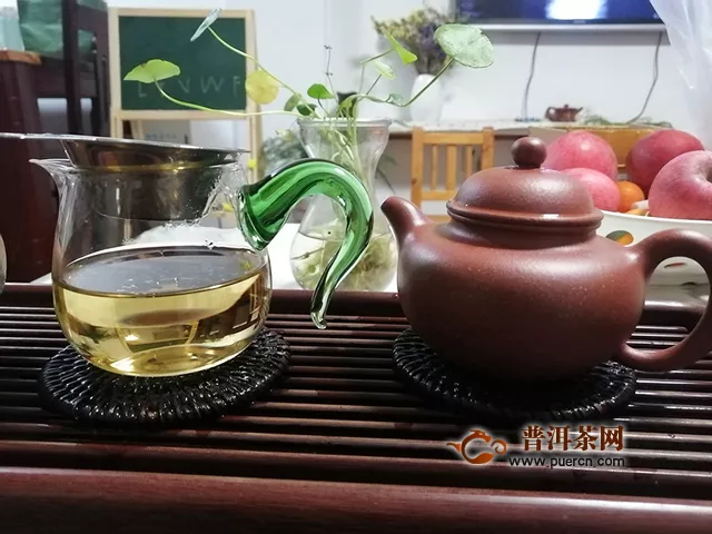 2019年勐海本木古茶業(yè)古小白美人珠：云南有嘉木，絕世而獨立