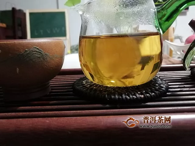 2019年勐海本木古茶业古小白美人珠：云南有嘉木，绝世而独立