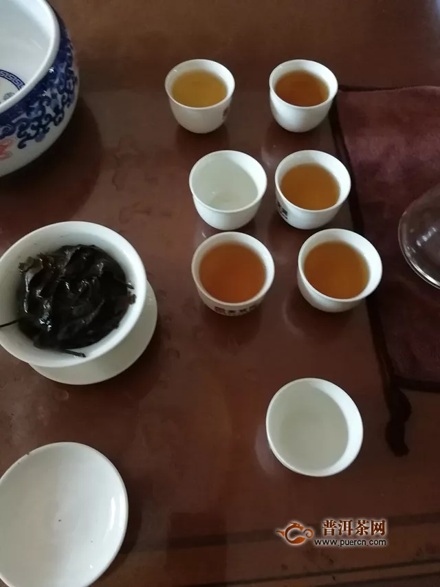 2019年勐海本木古茶业古小白美人珠：蜂蜜甜香浓烈，汤色黄亮油润