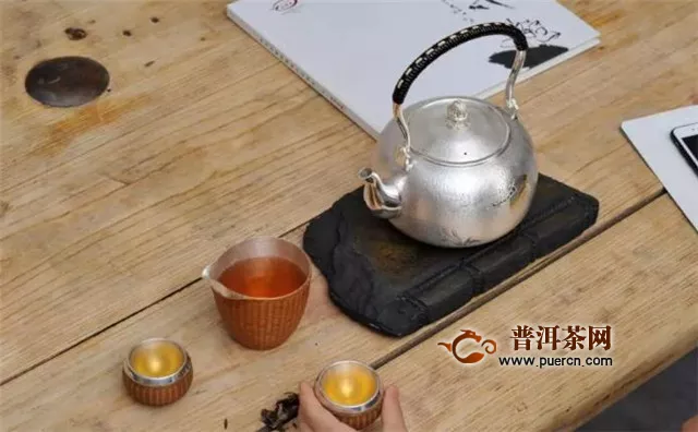 银壶如何泡红茶？