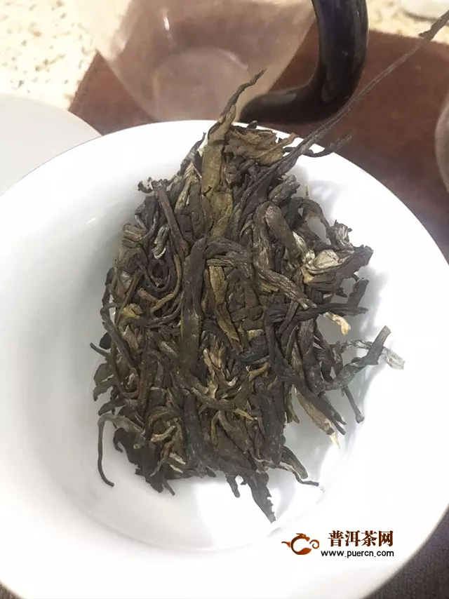 2019年兴海茶业乌金号生茶：乌金烟香高雅
