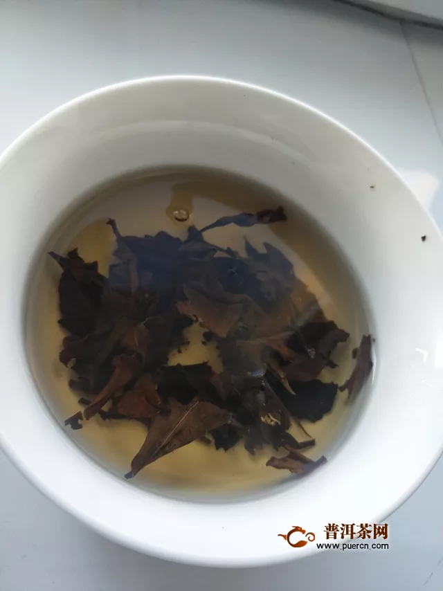 2019年勐海本木古茶业古小白英雄茶：茶汤细腻、层次感强烈