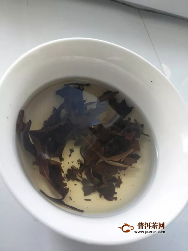 2019年勐海本木古茶业古小白英雄茶：茶汤细腻、层次感强烈