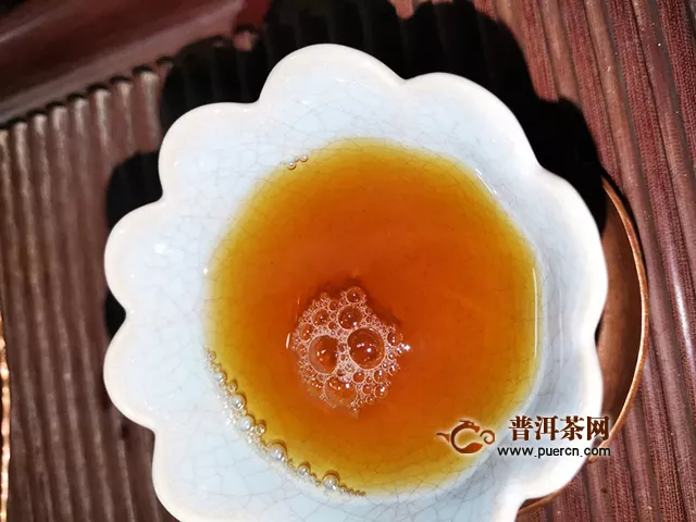 2019年七彩云南大叶金红滇红茶：品茶在于时间的等待