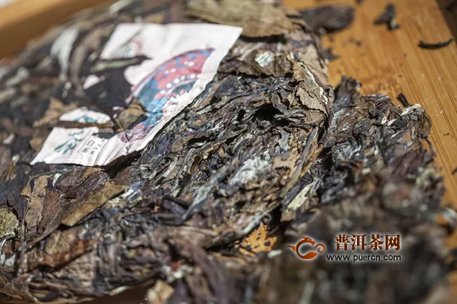 2019年勐海本木古茶業(yè)古小白美人茶：用料實(shí)、潔凈，湯色金黃微紅透亮