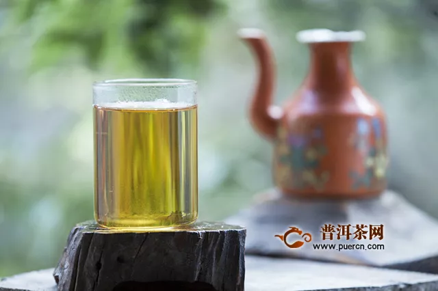 2019年勐海本木古茶業(yè)古小白美人茶：用料實(shí)、潔凈，湯色金黃微紅透亮