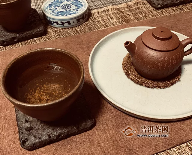 2019年中茶野韵乌金云南红茶：一杯来自澜沧江畔的温暖秋天