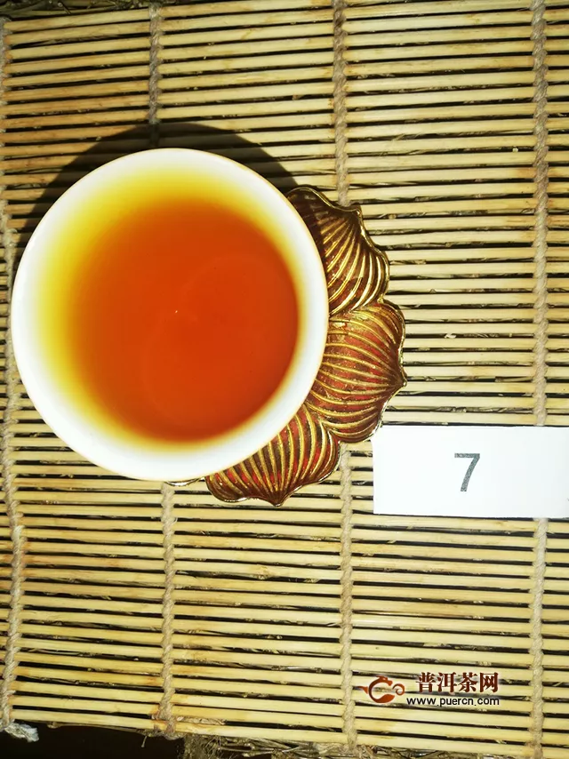 2019年中茶野韵乌金：虽是叶落霜飞降，幸有红茶美人来