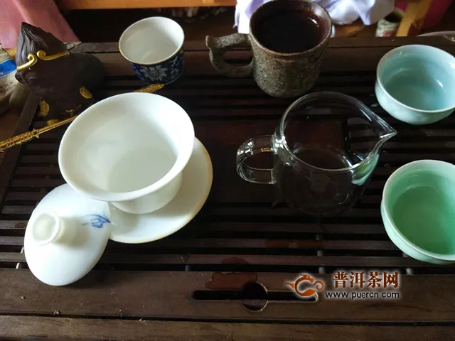 2019年勐海本木古茶業(yè)古小白美人茶：愛江山更愛美人