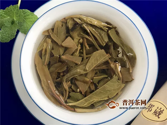 2019年七彩云南春古茶·邦崴生茶：邦興立茗 草木知威