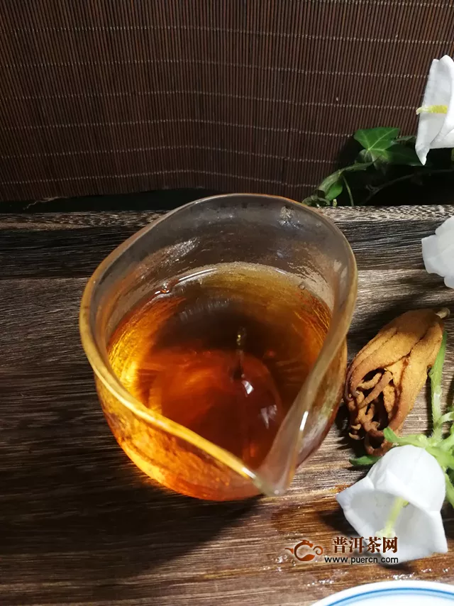 2018年七彩云南月光金枝大叶滇红茶：纯品红茶之悅、成就人生之大悦