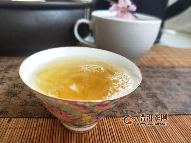 2019年洪普号蜂蜜琥珀生茶：有了茶，犹如我们有了仙气
