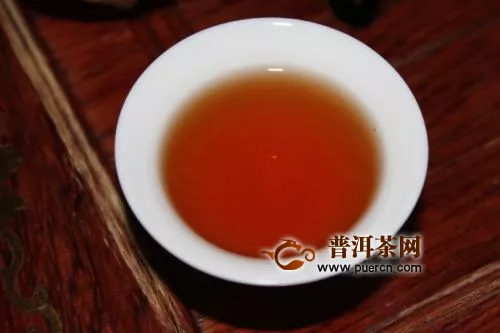 六堡茶可以空腹飲用嗎？原因是什么？