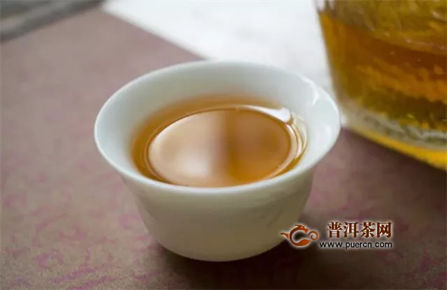 云南滇红古树红茶，有四大特点！
