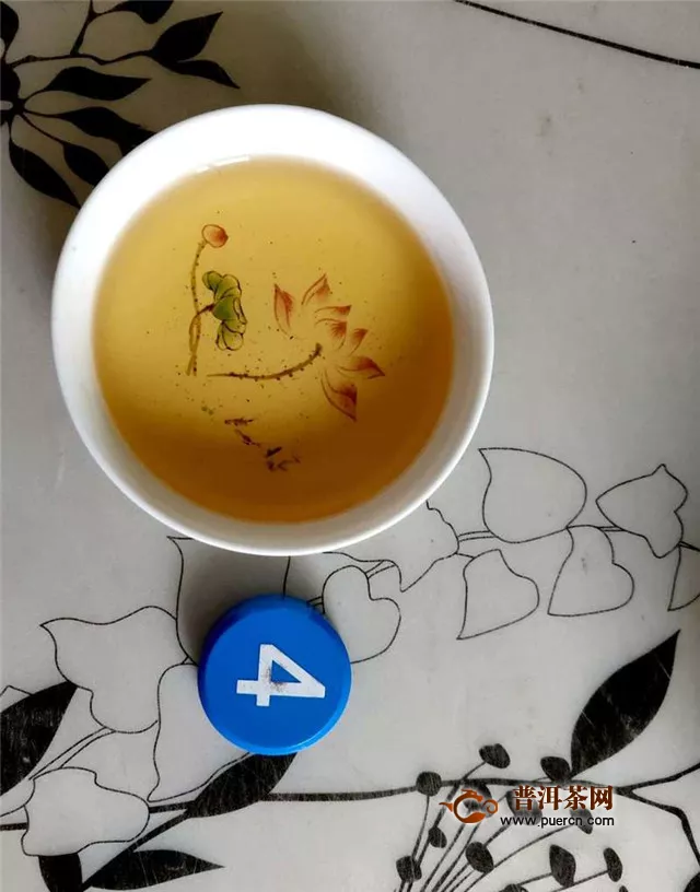 2019年龙园号勐海七子饼茶生茶：龙园做茶、茗为盛世
