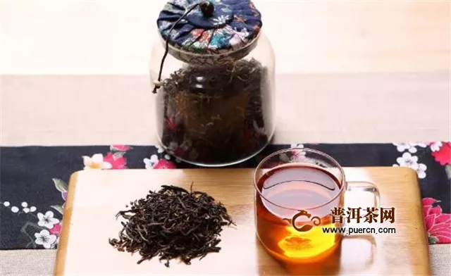 泡红茶用玻璃茶具，集色、香、味于其中！
