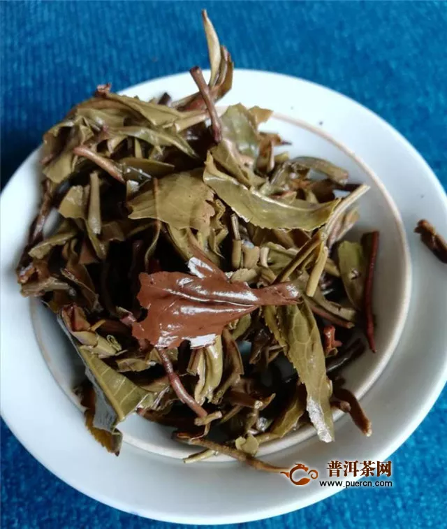2019年龙园号勐海七子饼生茶：真经榜上名，做茶为留香
