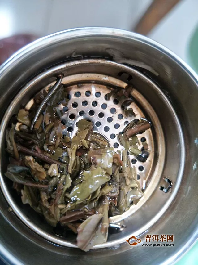 一名老师真实的喝茶感受：2017年下关沱茶甲级沱茶绿盒