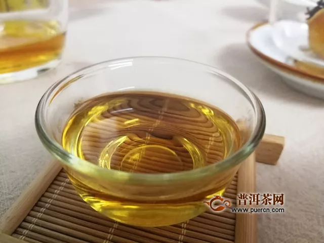 2019年大益茶金柠柠檬红茶：一颗人见人爱的“茶精灵”