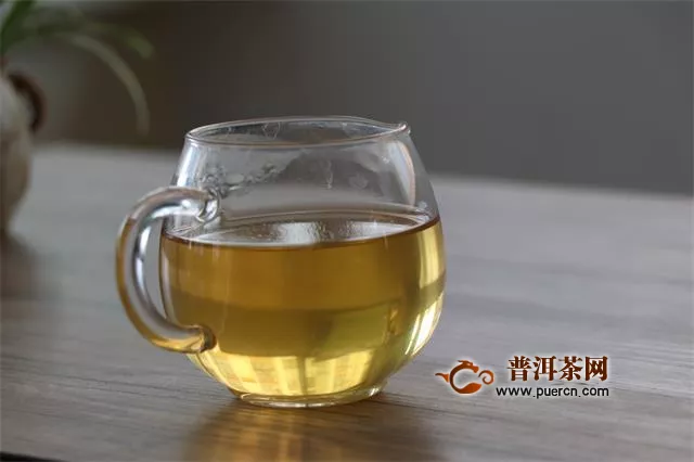 【普洱茶新手入门知识】区分普洱生茶和熟茶