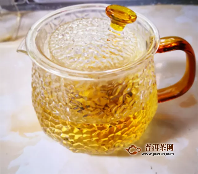 2019年大益茶金柠柠檬红茶：芳香浓郁，滋味醇和