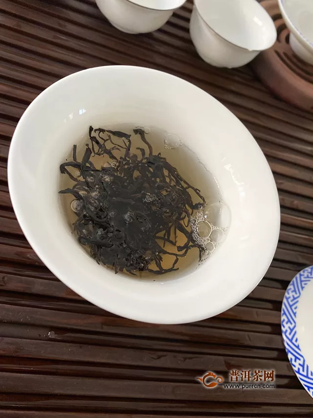 真实的一芽二叶：2019年七彩云南紫娟红滇红茶