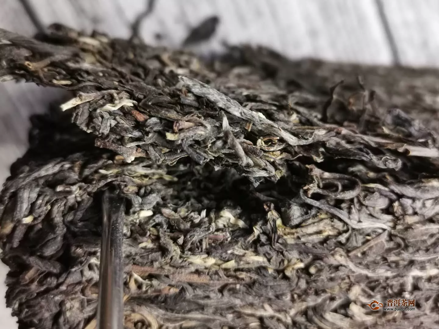 普洱茶撬茶的方法