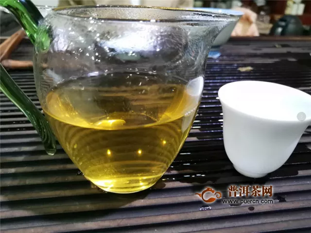 2019年龙园号勐海七子饼茶：一款基础口粮茶