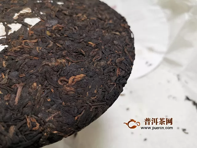 适合夏季品饮的香甜系熟茶：2019年洪普号雪藏熟茶