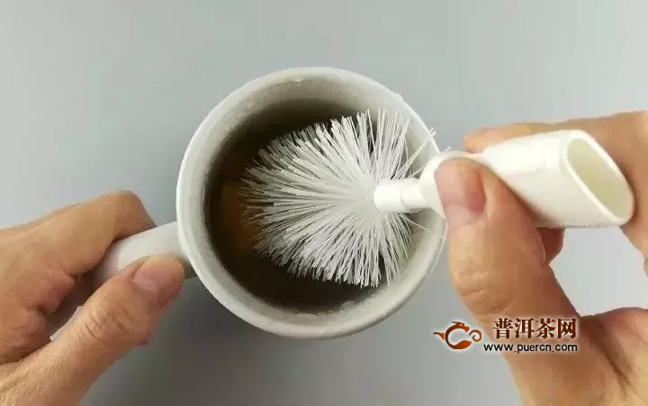 茶垢清洁有妙招，一分钟让茶杯光亮如新！