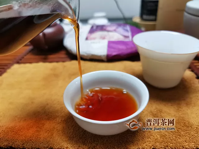 入门之选，回眸1889：2017年七彩云南七彩1889熟茶