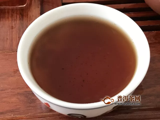 重新定义了拼配熟茶的标准：2017年七彩云南七彩1889熟茶