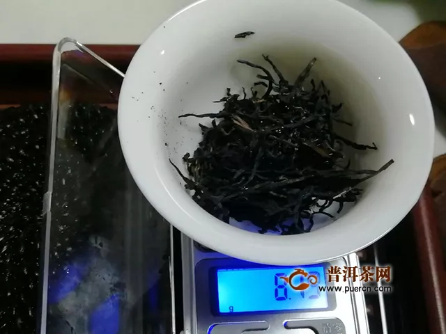 紫氣東來壓萬山，老聃吐舌笑開顏：七彩云南紫嫣生茶